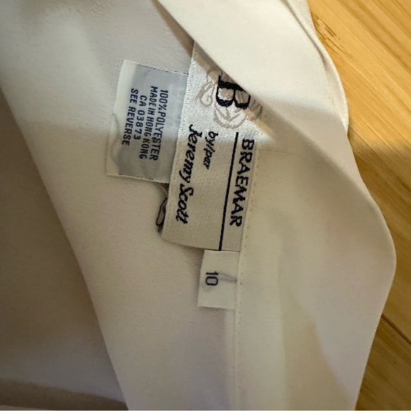 Braemar by Jeremy Scott -Vintage sleeveless white blouse with covered buttons - Picture 10 of 10